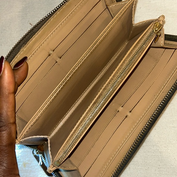 Authentic Louis Vuitton Black Matte Vernis Long Zip Wallet beige interior +COA - Picture 10 of 15